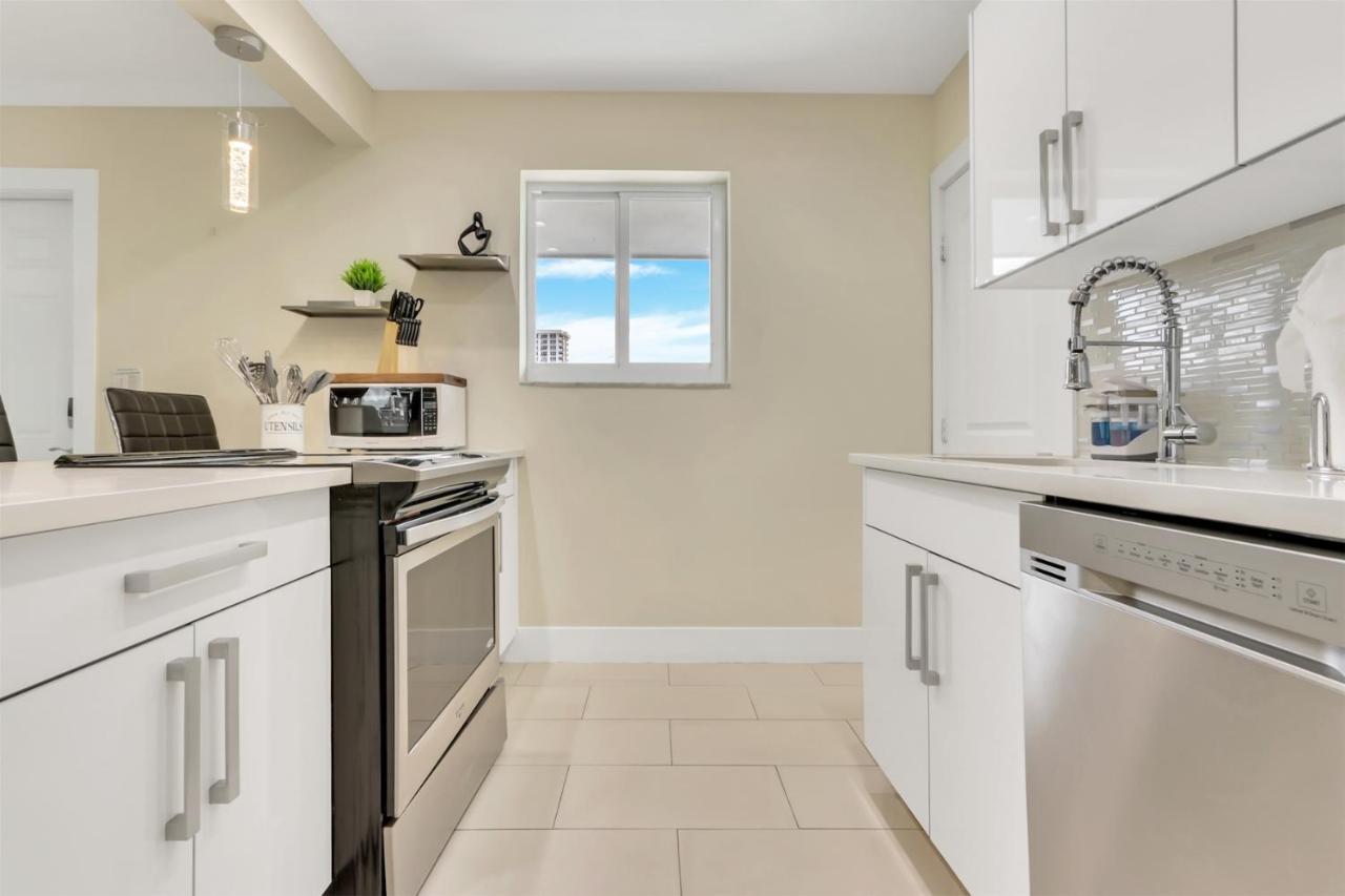 Bright Pompano Beach With Pool Access Zewnętrze zdjęcie